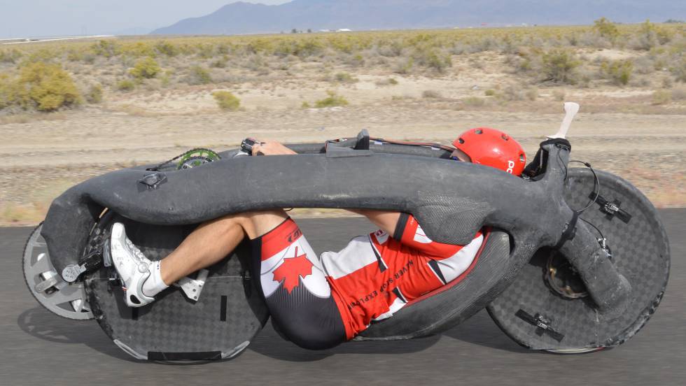 El ingeniero Todd Reichert a bordo de una 'speedbike'. AEROVELO